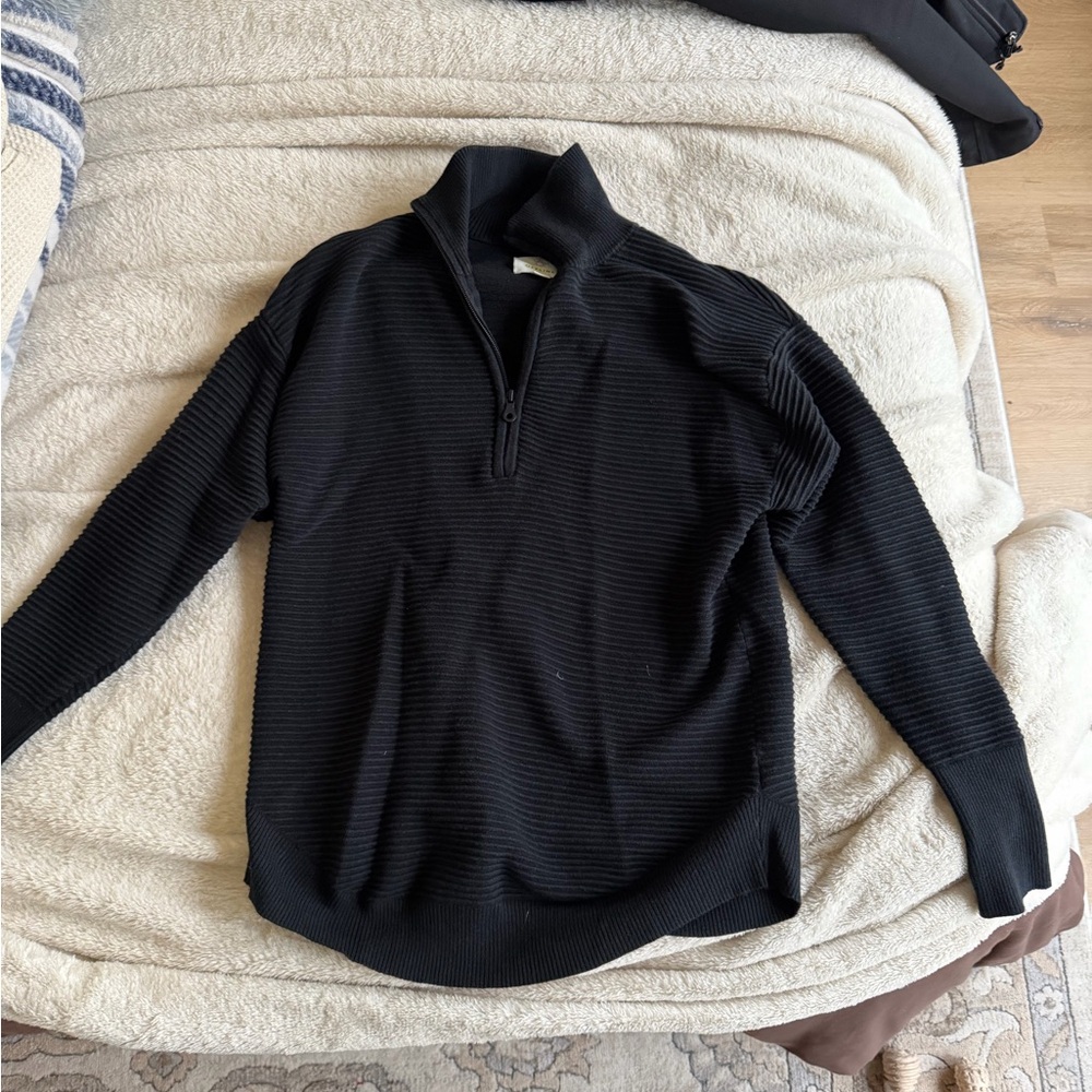 Aerie Women’s Black Zip-Up Sweater